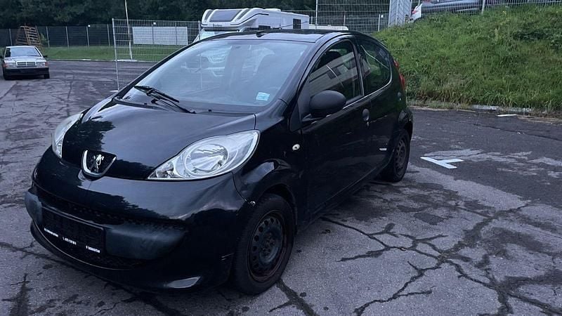 Schwarz Gebraucht 2008 Peugeot 107 Filou Kleinwagen | 499 € (Superpreis) - Bild 1/4