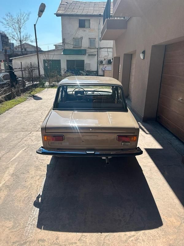 Second-hand Lada 1200 65 CP (47 kW) 1986 Maro Berlinǎ