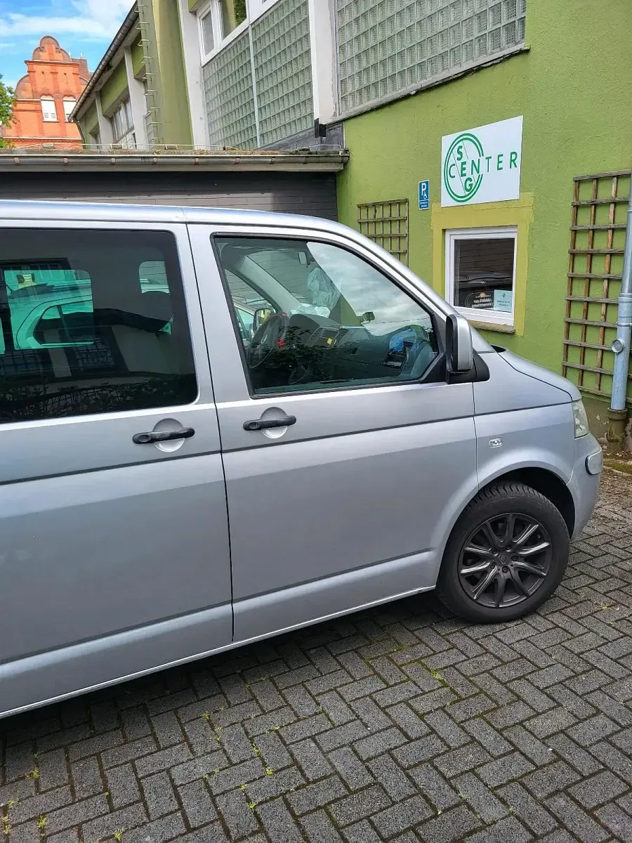 Gebraucht VW Multivan 125 PS (91 kW) 2007 Silber Van / Kleinbus