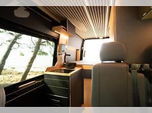 Neu Mercedes Sprinter 170 PS (125 kW) 2025 Schwarz (tiefschwarz) Van