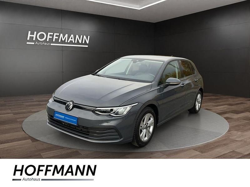 Grau Gebraucht 2020 VW Golf VII Life Limousine | 21.650 € (Etwas zu teuer) - Bild 1/4