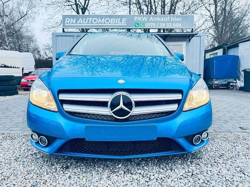 Gebraucht Mercedes B220 170 PS (125 kW) 2013 Blau Van / Kleinbus