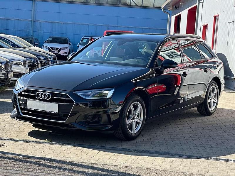Mythosschwarz metallic Gebraucht 2021 Audi A4 Kombi | 19.995 € (Teuer) - Bild 1/4