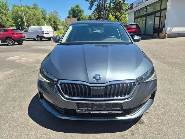 Gebraucht Skoda Scala Ambition 110 PS (80 kW) 2021 Graphite grau met. Kleinwagen
