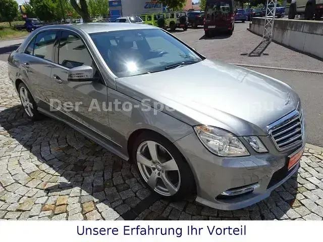 Gebraucht Mercedes E200 Avantgarde 184 PS (135 kW) 2013 Silber Limousine