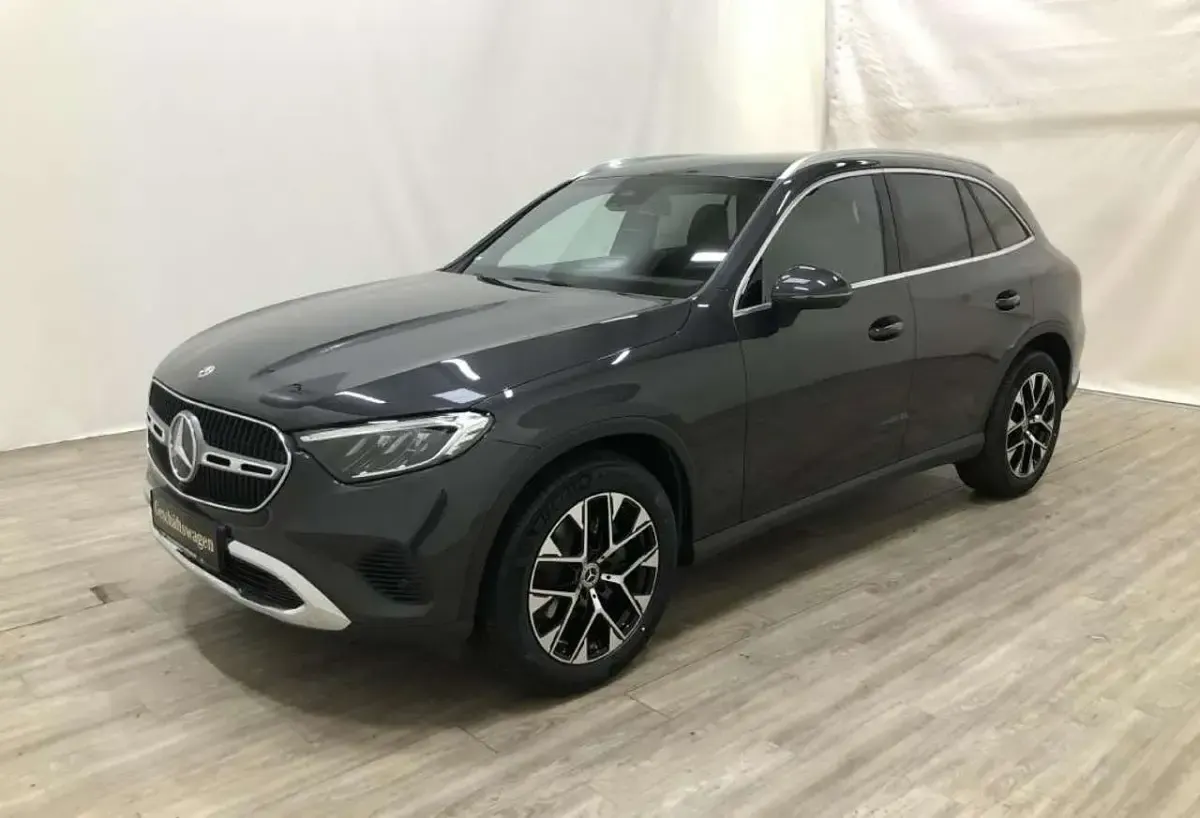 Gebraucht Mercedes GLC200 Avantgarde 163 PS (119 kW) 2025 Metalliclack graphitgrau SUV