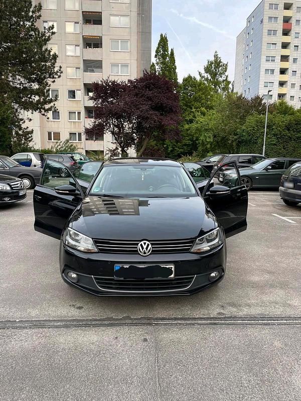 Gebraucht VW Jetta 122 PS (89 kW) 2013 Schwarz Limousine