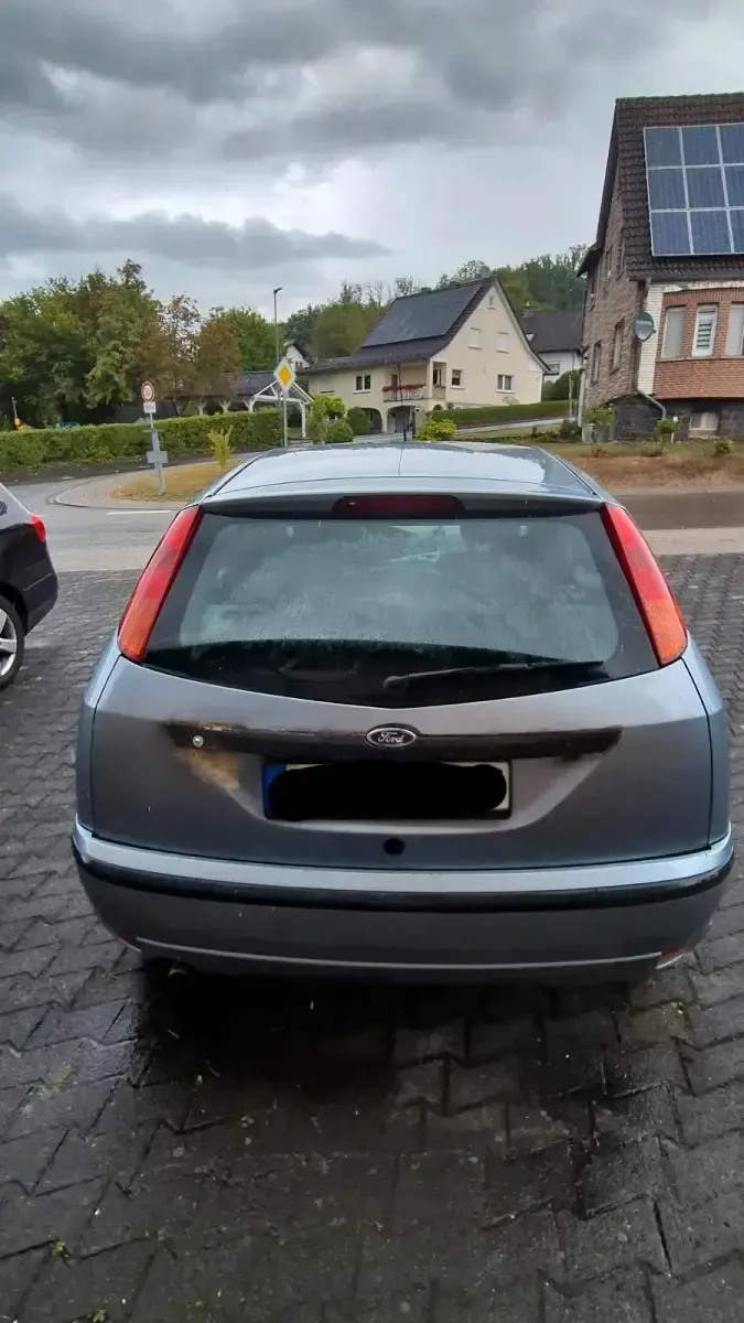 Gebraucht Ford Focus 105 PS (77 kW) 2004 Blau Kleinwagen