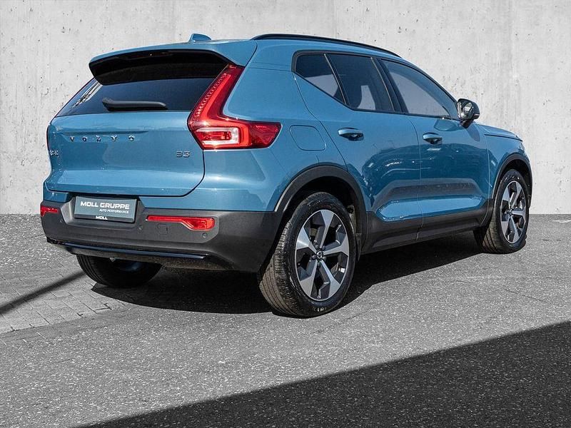 Gebraucht Volvo XC40 Plus 163 PS (119 kW) 2024 Fjord blue / metallic SUV