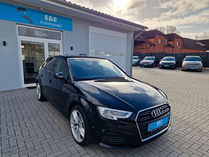 Gebraucht Audi A3 Ambiente 150 PS (110 kW) 2016 Schwarz Limousine