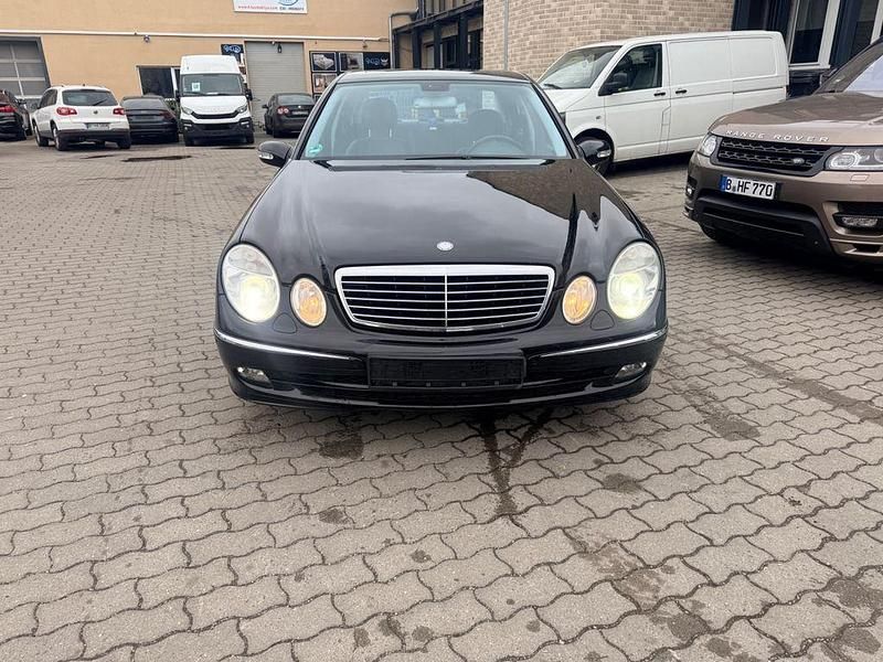 Gebraucht Mercedes E200 Avantgarde 163 PS (119 kW) 2006 Schwarz Limousine