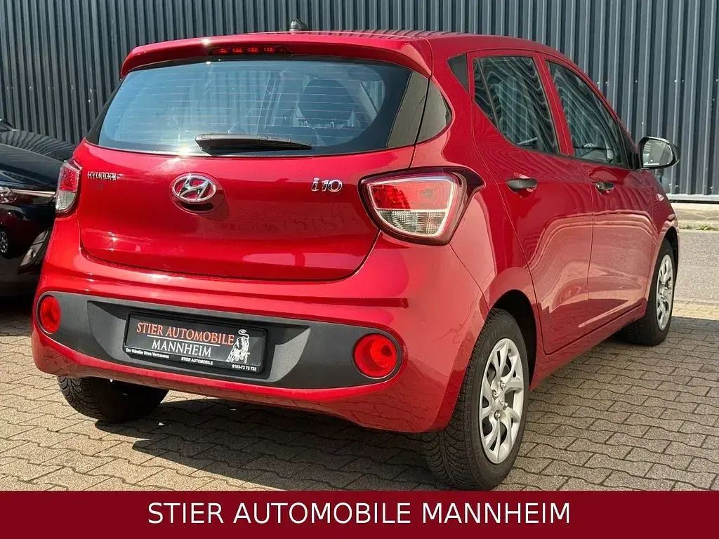 Gebraucht Hyundai i10 Trend 67 PS (49 kW) 2017 Rot Kleinwagen