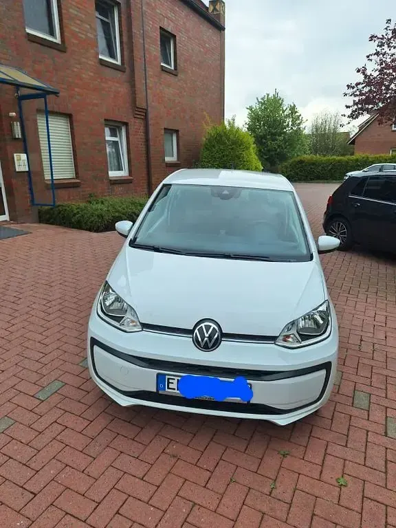 Używany VW up! 65 KM (47 kW) 2021 Biały Hatchback