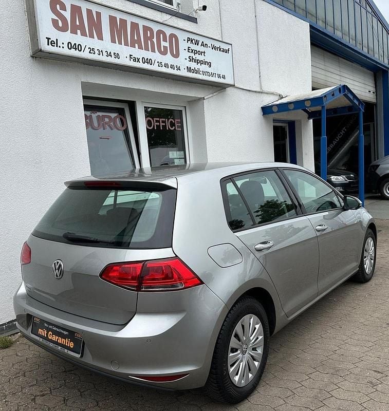 Silber Gebraucht 2014 VW Golf VII Trendline Limousine | 5.190 € (Superpreis) - Bild 1/4
