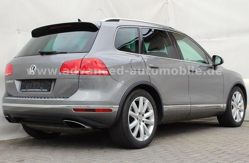 Gebraucht VW Touareg Terrain Tech 262 PS (192 kW) 2017 Grau SUV