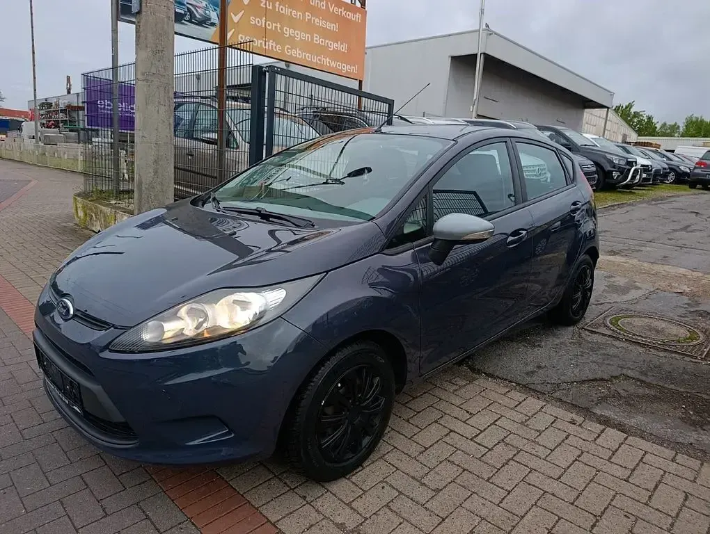 Gebraucht Ford Fiesta Trend 82 PS (60 kW) 2011 Grau Limousine