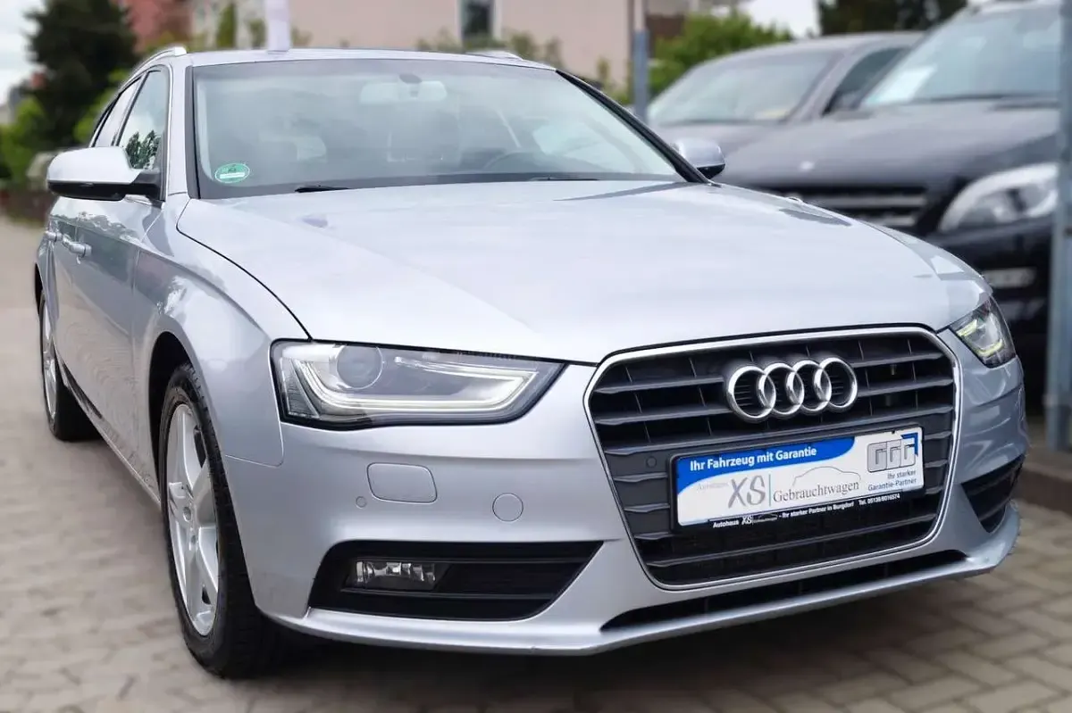 Gebraucht Audi A4 Attraction 150 PS (110 kW) 2015 Silber Kombi