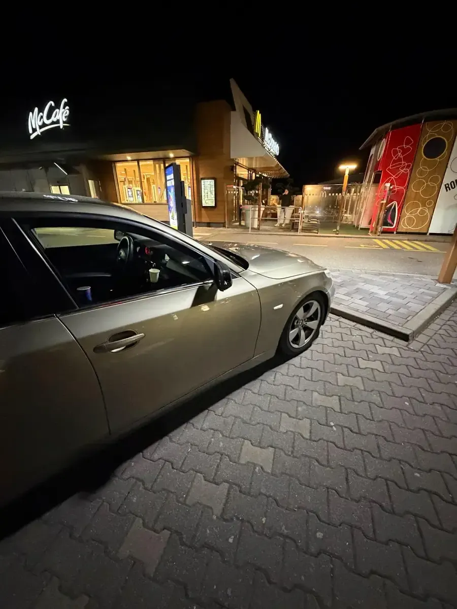 Gebraucht BMW 530 231 PS (169 kW) 2004 Gold Limousine