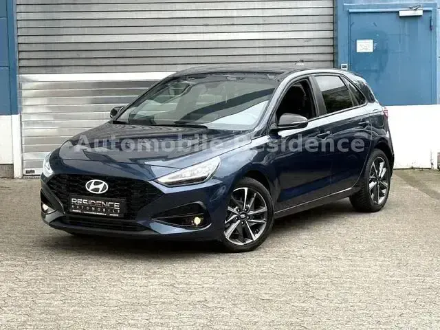 Gebraucht Hyundai i30 Advantage 101 PS (74 kW) 2024 Blau Limousine