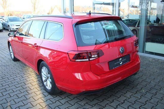 Gebraucht VW Passat Business 122 PS (89 kW) 2023 Rot Kombi