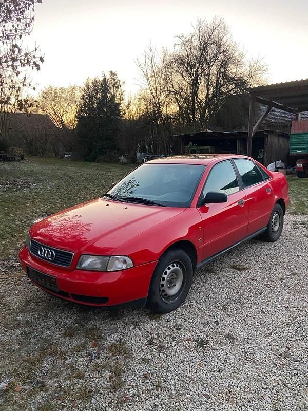 Rot Gebraucht 1996 Audi A4 Limousine | 1.200 € (Guter Preis) - Bild 1/4