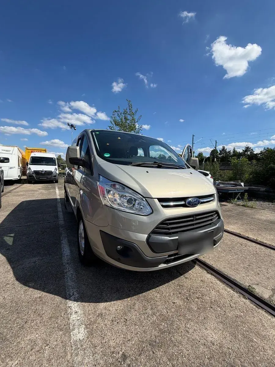 Gebraucht Ford Tourneo Custom 131 PS (96 kW) 2017 Grau Van