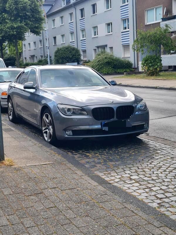 Silber Gebraucht 2009 BMW 730 Limousine | 8.000 € (Superpreis) - Bild 1/4