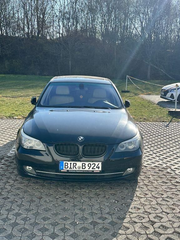 Schwarz Gebraucht 2009 BMW 530 Basis Limousine | 5.000 € (Superpreis) - Bild 1/4