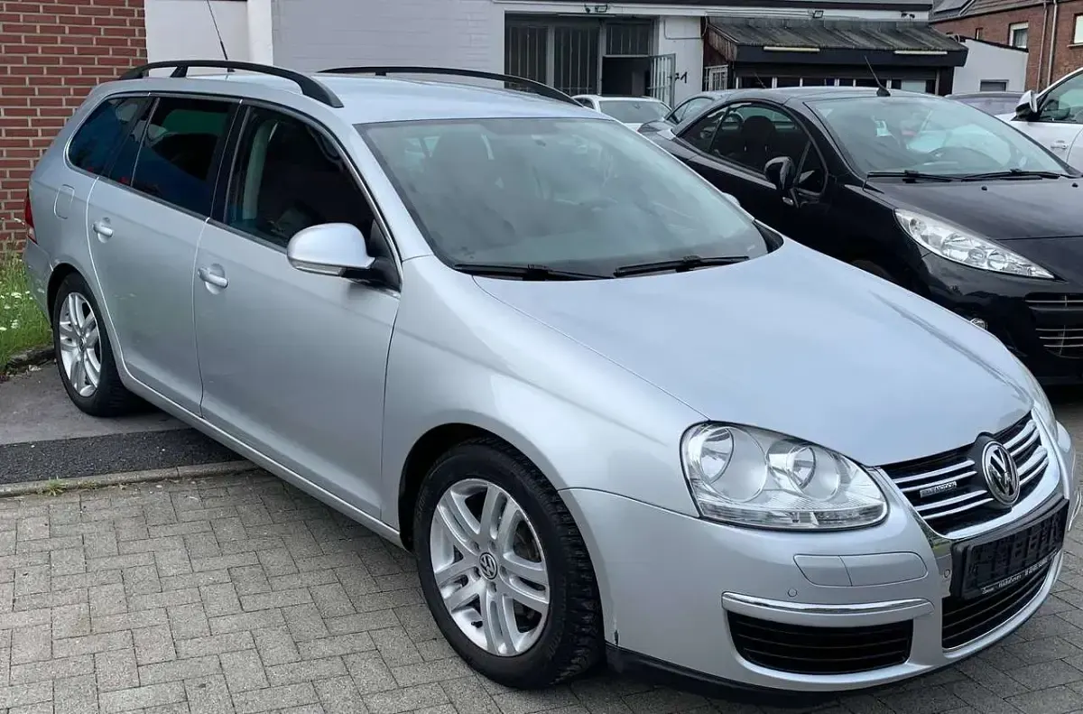 Gebraucht VW Golf VI Comfortline 105 PS (77 kW) 2009 Reflexsilber metallic Kleinwagen
