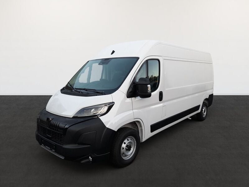 Kaolinweiß Gebraucht 2024 Peugeot Boxer Van | 26.042 € - Bild 1/4