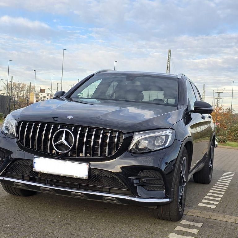 Schwarz Gebraucht 2018 Mercedes GLC220 SUV | 22.500 € (Guter Preis) - Bild 1/4