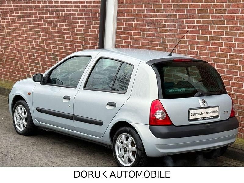 Gebraucht Renault Clio II 65 PS (47 kW) 2001 Silber Limousine