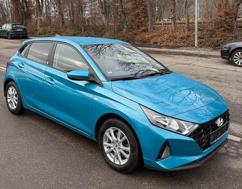 Blau Gebraucht 2022 Hyundai i20 Edition 30+ Limousine | 13.999 € (Superpreis) - Bild 1/4