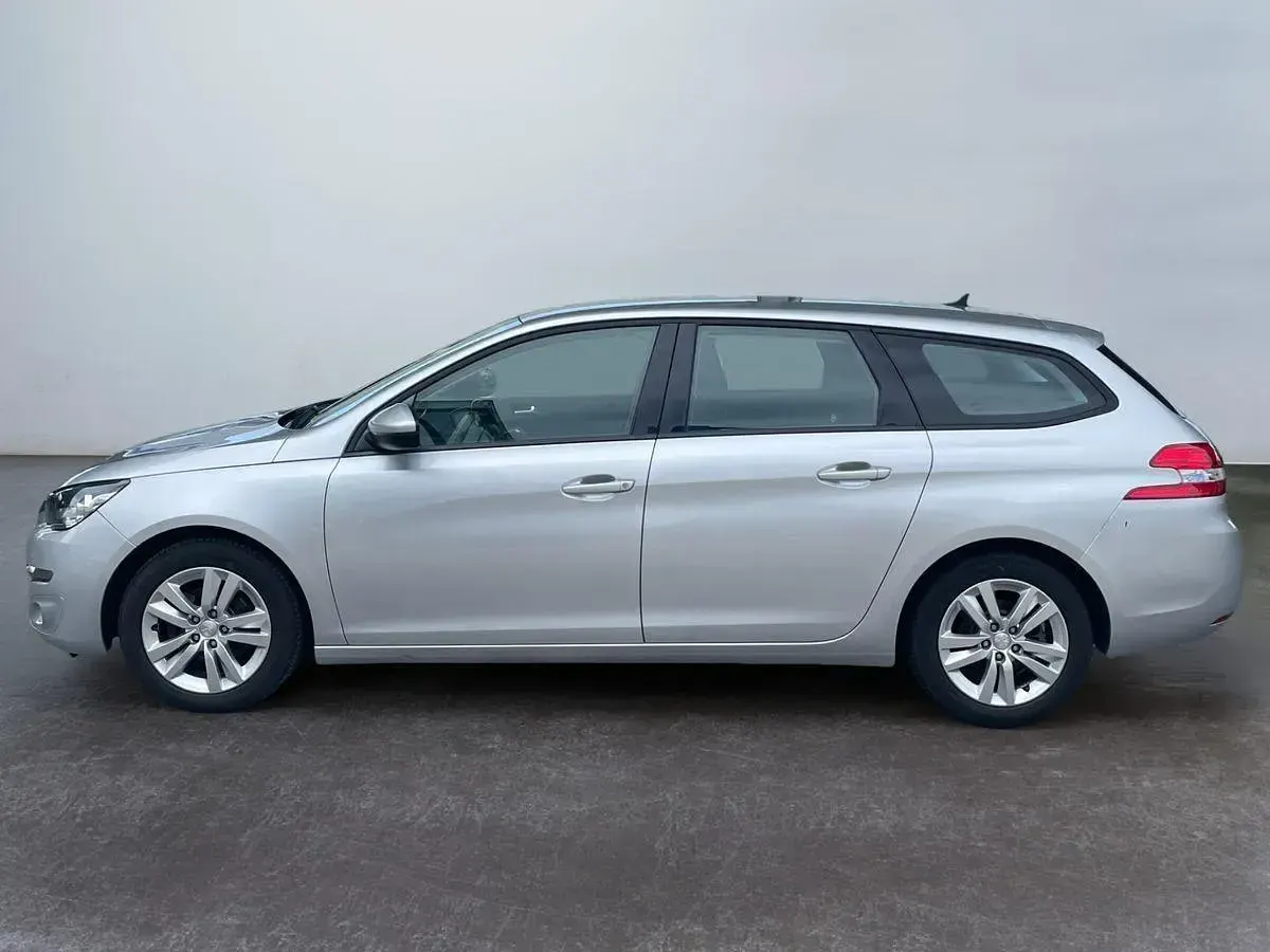 Gebraucht Peugeot 308 Active 120 PS (88 kW) 2017 Grau Kombi