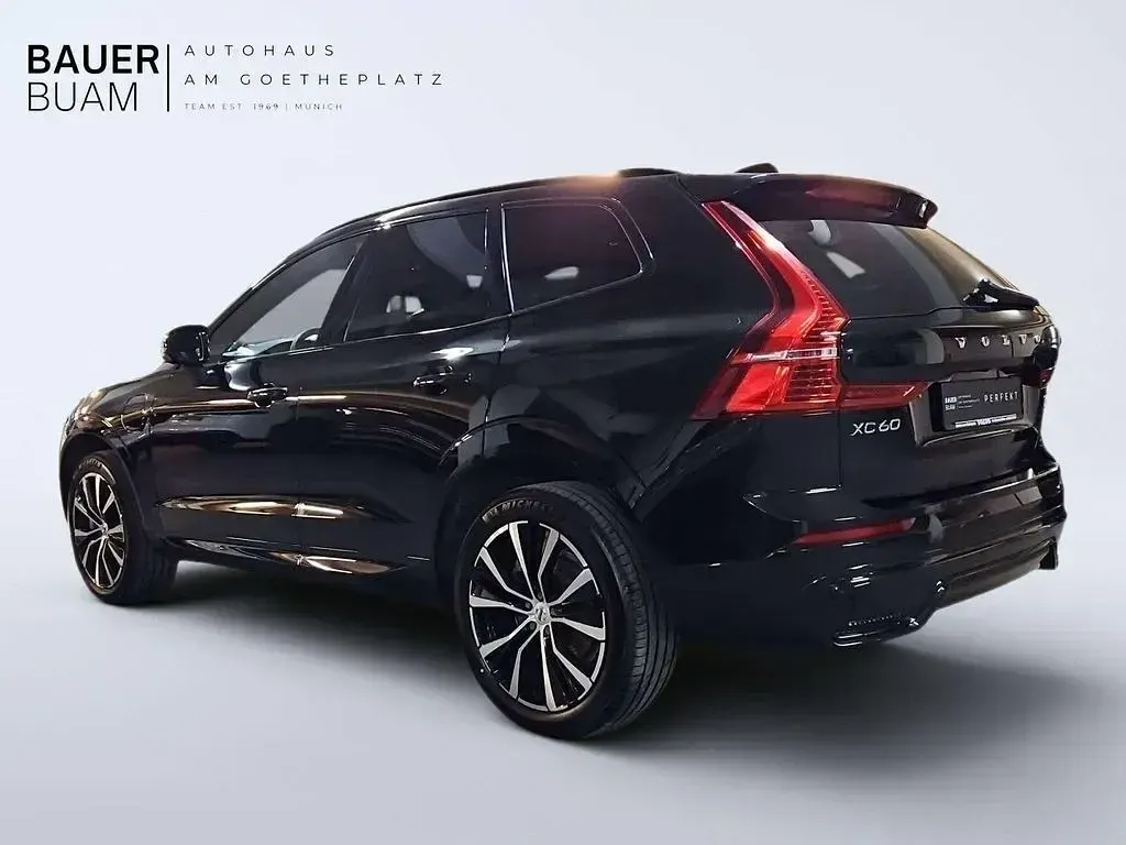 Gebraucht Volvo XC60 R-Design 253 PS (186 kW) 2022 Onyx black / metallic SUV