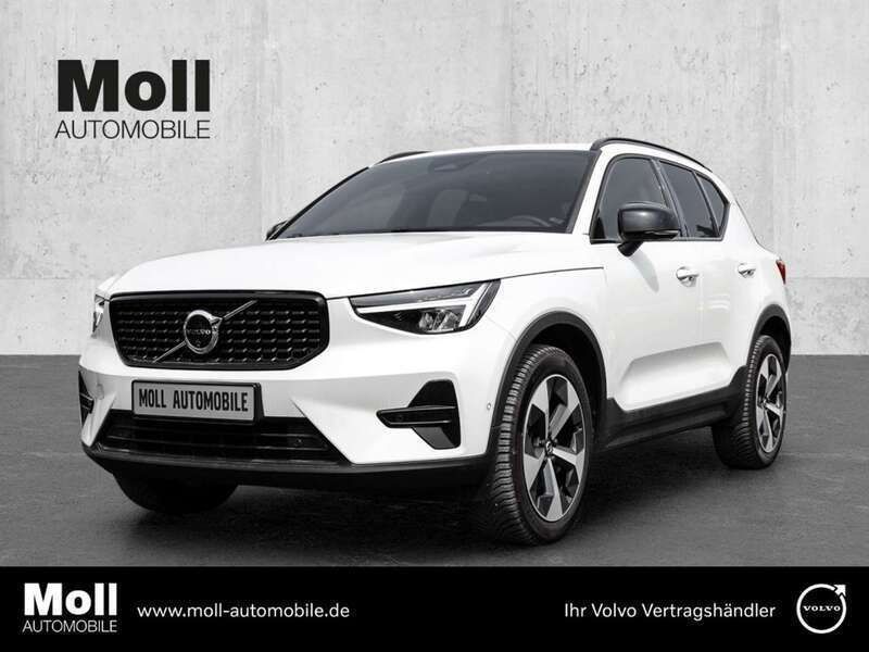 Weiss Gebraucht 2023 Volvo XC40 Plus SUV | 33.580 € (Guter Preis) - Bild 1/4