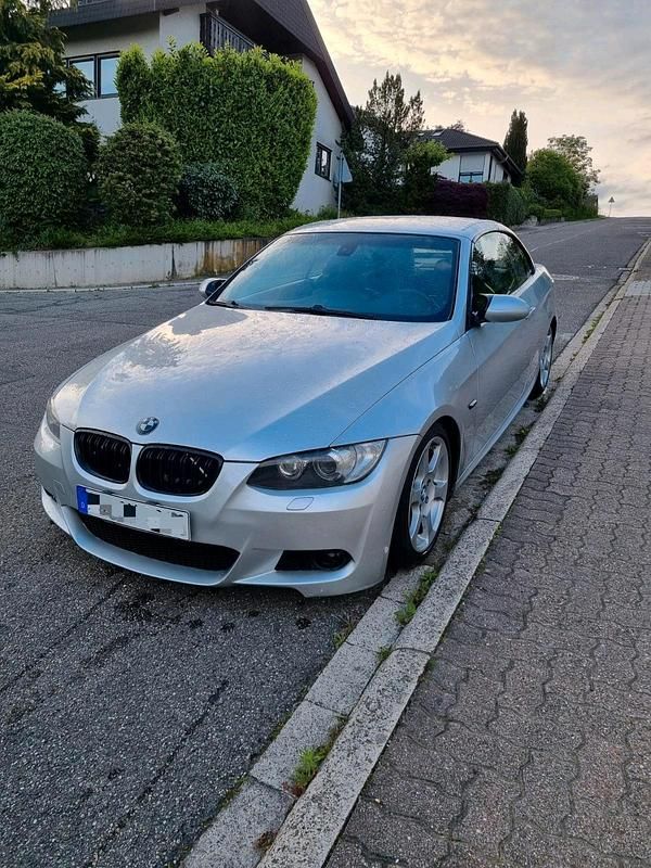 Silber Gebraucht 2008 BMW 330 Cabriolet M Sport Cabrio | 5.600 € (Fairer Preis) - Bild 1/4
