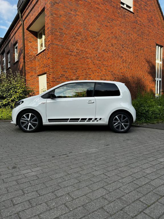 Weiß Gebraucht 2017 Seat Mii FR-Line Kleinwagen | 9.199 € (Fairer Preis) - Bild 1/4