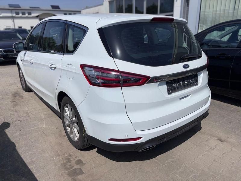 Gebraucht Ford S-MAX Titanium 209 PS (153 kW) 2016 Weiß Van / Kleinbus