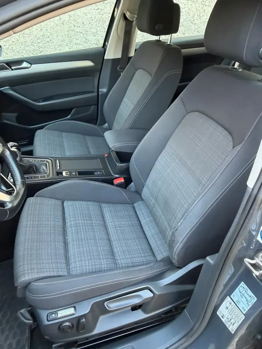 Gebraucht VW Passat 150 PS (110 kW) 2020 Grau Kombi