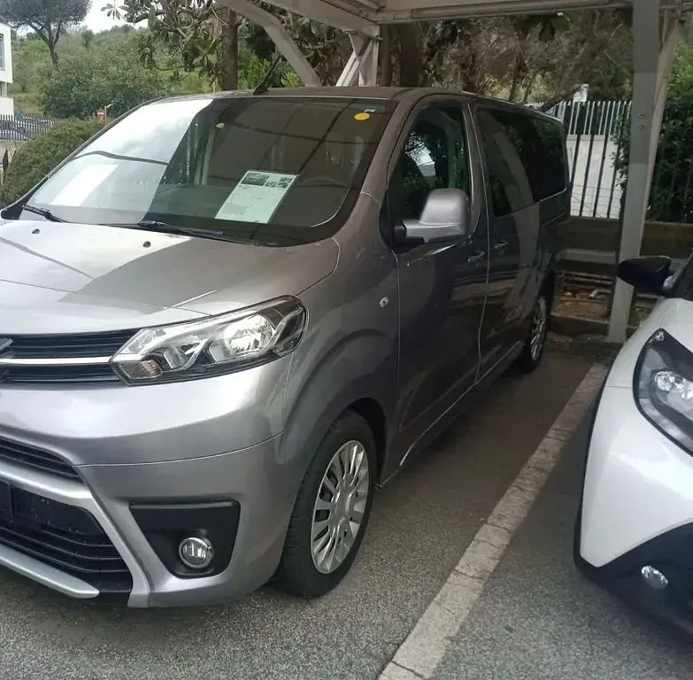Gebraucht Toyota Proace Lounge 144 PS (105 kW) 2021 Grau Van / Kleinbus