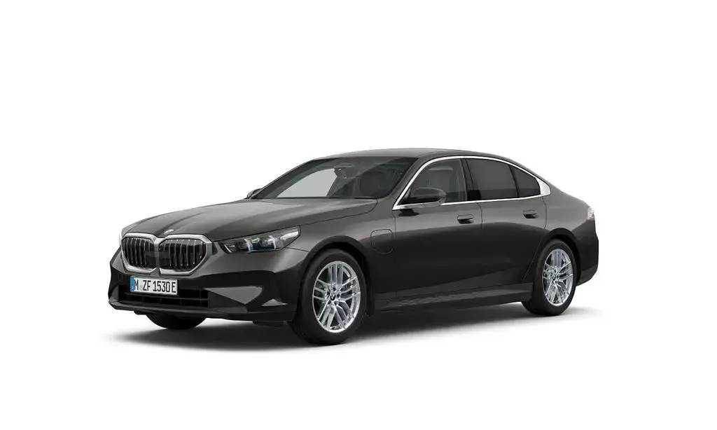 Gebraucht BMW 550e Performance 489 PS (359 kW) 2025 Grau Limousine