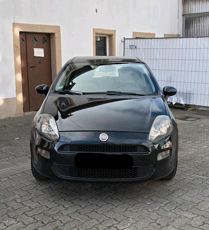 Gebraucht Fiat Punto Evo 69 PS (50 kW) 2012 Schwarz Kleinwagen