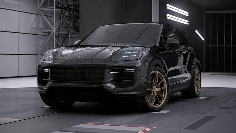 Chromitschwarzmetallic Neu 2025 Porsche Cayenne Turbo E-Hybrid Coupe Coupé | 237.890 € (Etwas zu teuer) - Bild 1/4