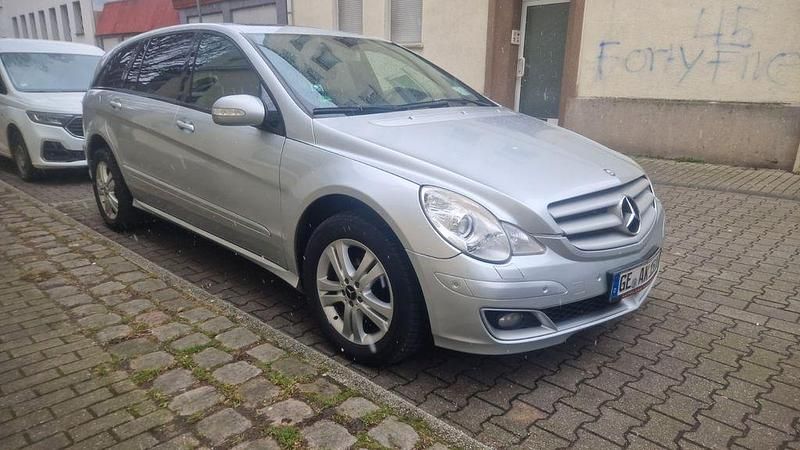 Gebraucht Mercedes R320 224 PS (164 kW) 2008 Silber Van / Kleinbus