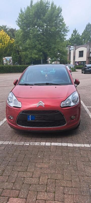 Rot Gebraucht 2011 Citroën C3 SELECTION Kleinwagen | 4.000 € - Bild 1/4