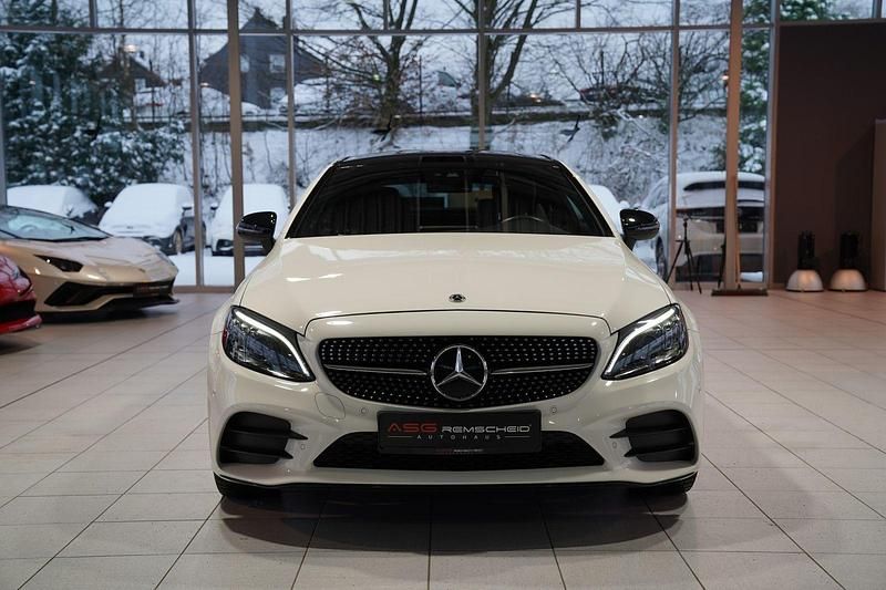 Gebraucht Mercedes C300 AMG line 259 PS (190 kW) 2019 Weiß Coupé
