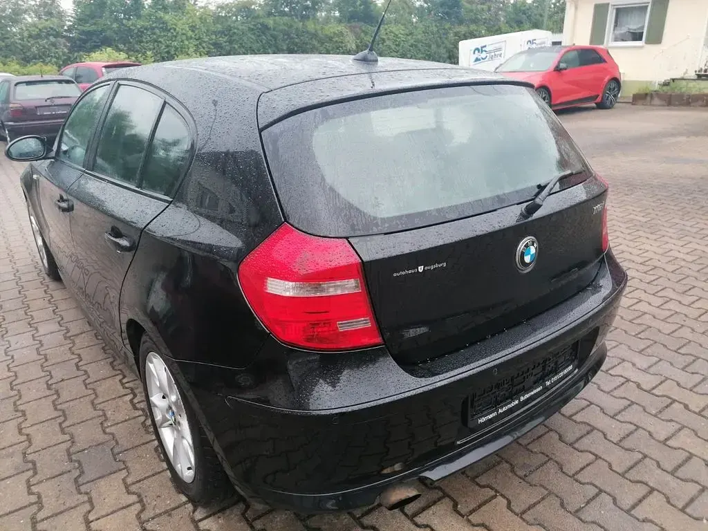 Gebraucht BMW 116 122 PS (89 kW) 2009 Schwarz Kleinwagen