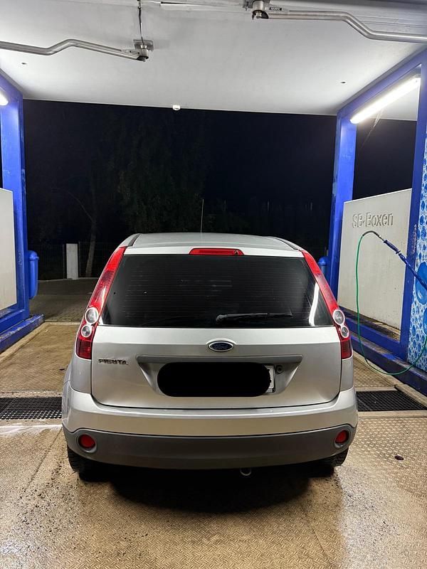 Gebraucht Ford Fiesta 69 PS (50 kW) 2006 Silber Kleinwagen