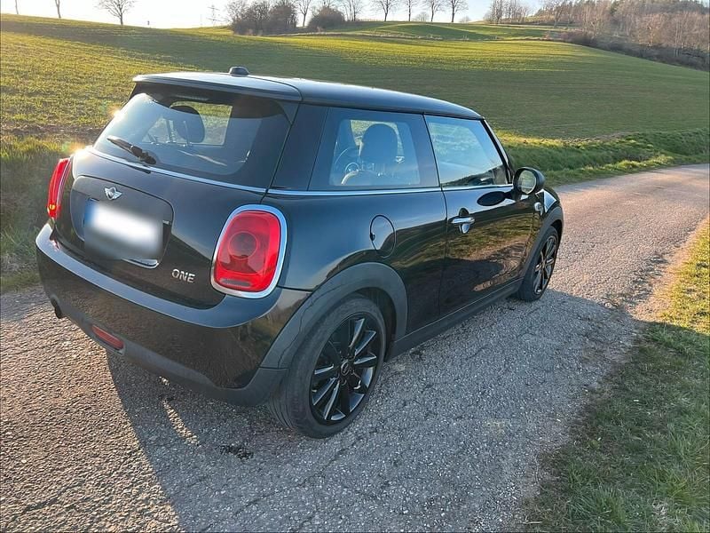 Gebraucht Mini ONE 102 PS (75 kW) 2017 Schwarz Kleinwagen